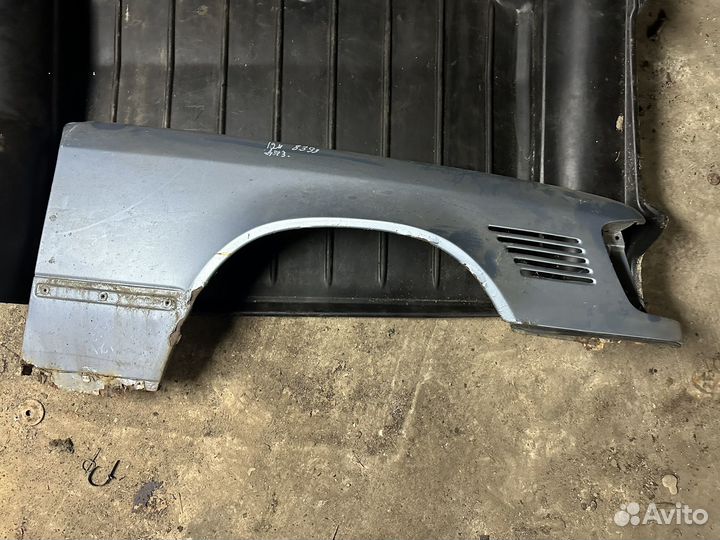 Крыло переднее mercedes 124 Дизель