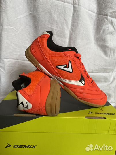 Футбольные бутсы demix 39 размер