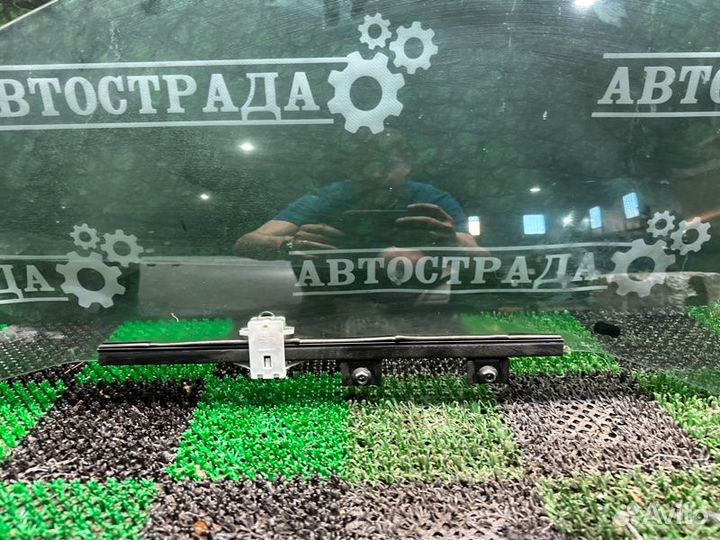 Стекло двойное переднее левое Lexus Ls 2017-2023