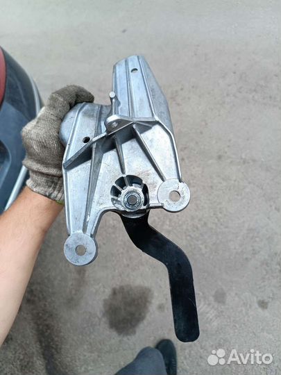 Кронштейн выбора передач Peugeot 407