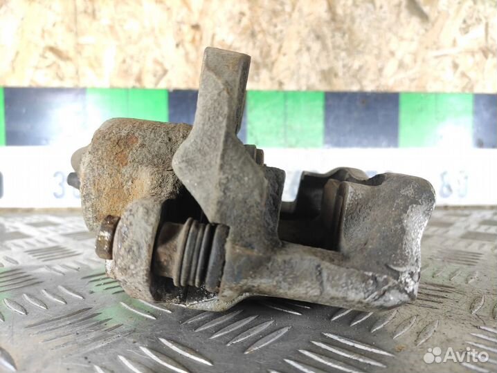 Суппорт передний правый Renault Clio 1998-2008