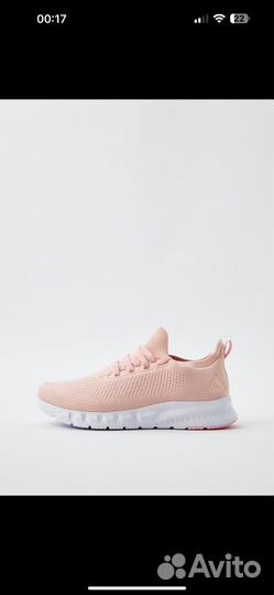Кроссовки женские