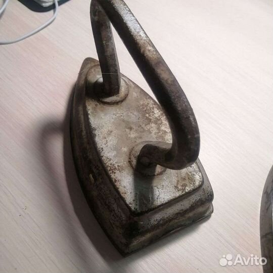 Утюги чугунные старинные