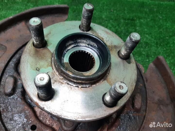 Кулак задний левый Subaru Legacy/ Outback BM/B14