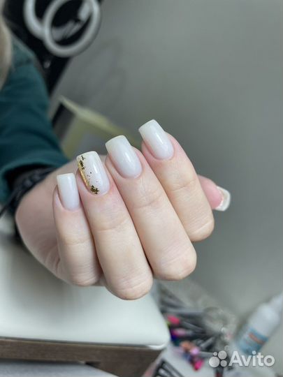 Покрытие ногтей на руках гель-лаком