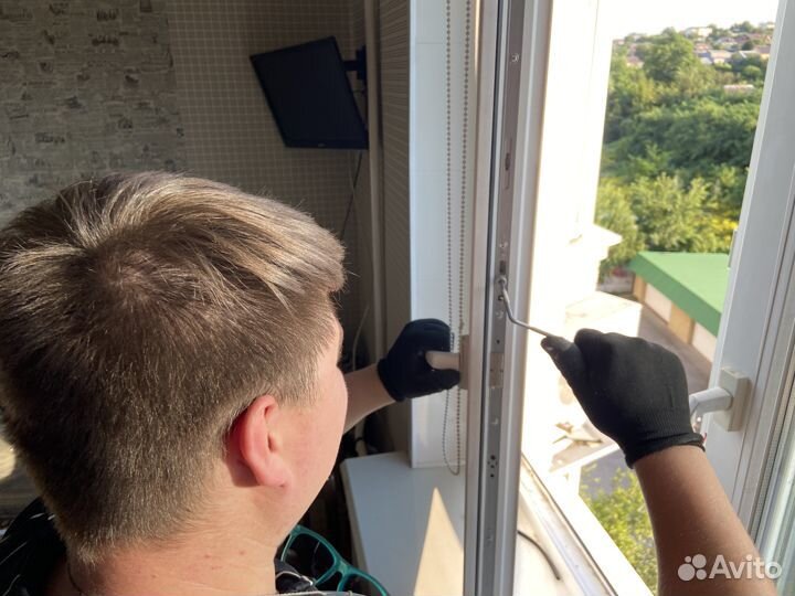 Ремонт пластиковых окон, замена фурнитуры