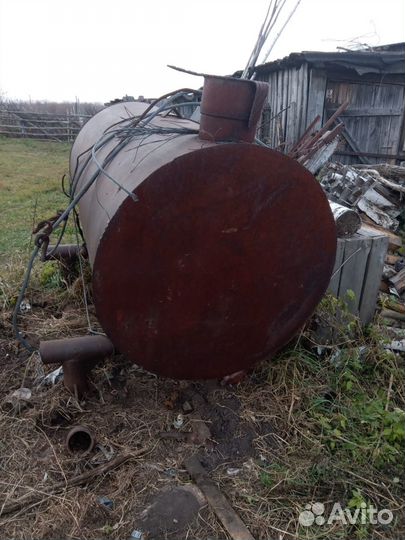 Емкость под гсм