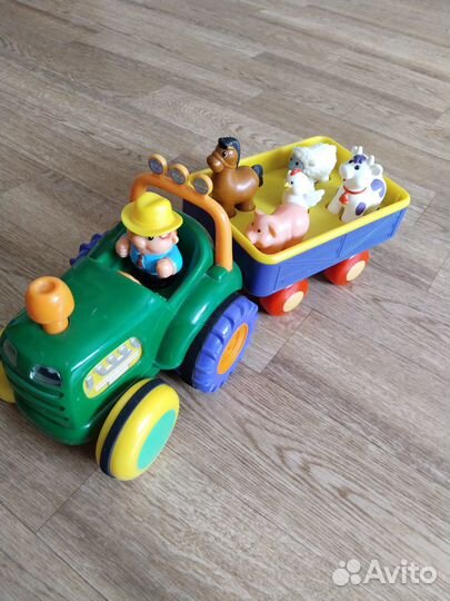 Трактор с прицепом