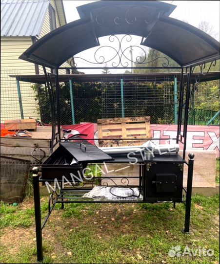 Мангал с крышей