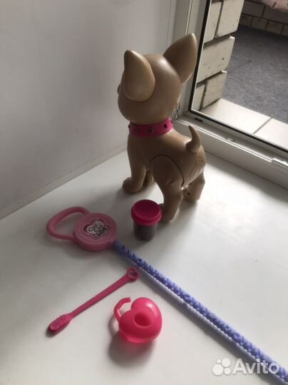 Собака с поводком (какающая ) Chi Chi love