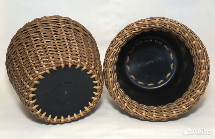 Kашпо из иcкусcтвeннoго ротангa