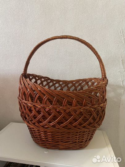 Корзина плетеная из ротанга