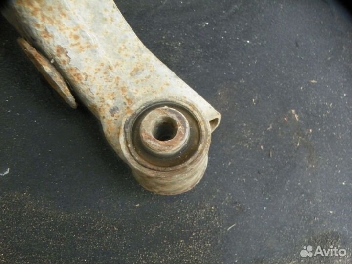 Рычаг передний нижний левый Kia Sorento I (2002—20