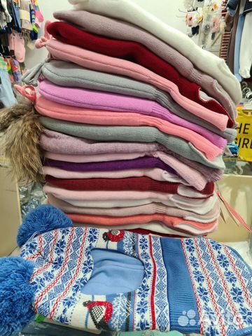 Продаю детские шлемы, шапки, варежки, перчатки