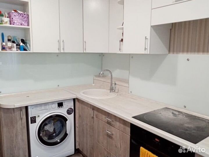 Скинали для кухни. Кухонный фартук из стекла