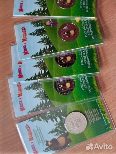 Монета Маша и Медведь цветная в блистере