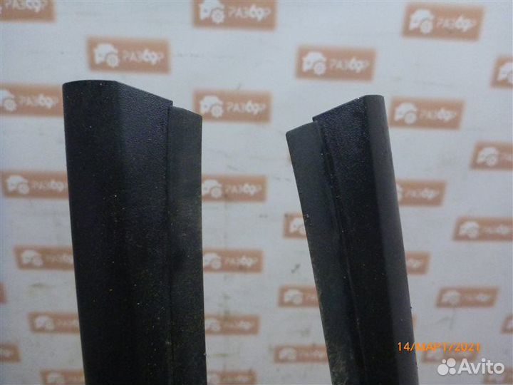 Молдинг стекла передний Volvo Xc70 BZ95 B6324S