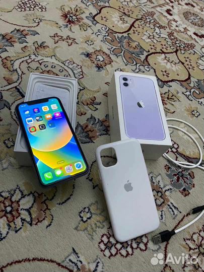 Телефон iPhone 11