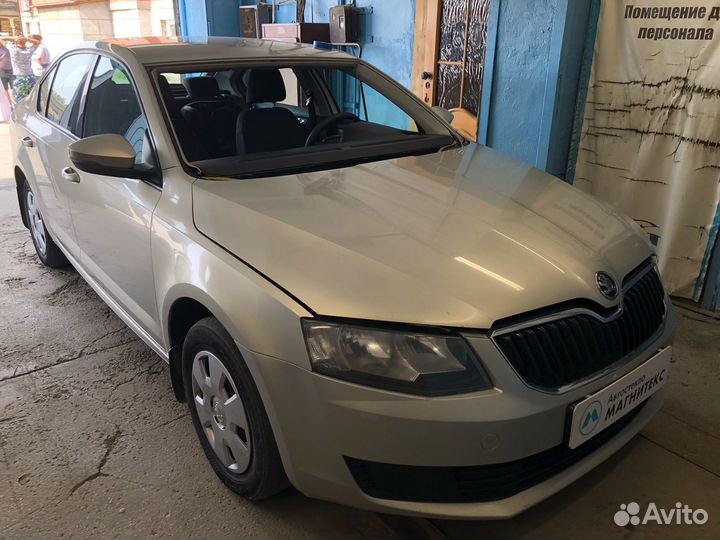 Стекло лобовое Skoda Octavia A7 / A5 / Tour