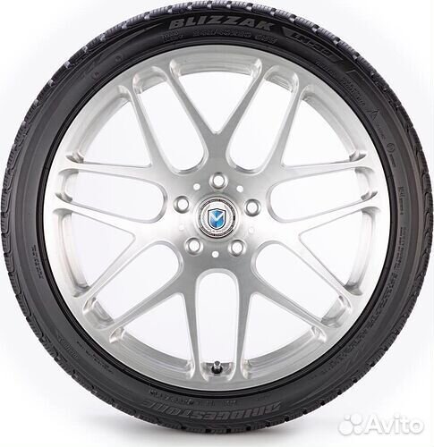 Bridgestone Blizzak LM-32 205/60 R16 92H