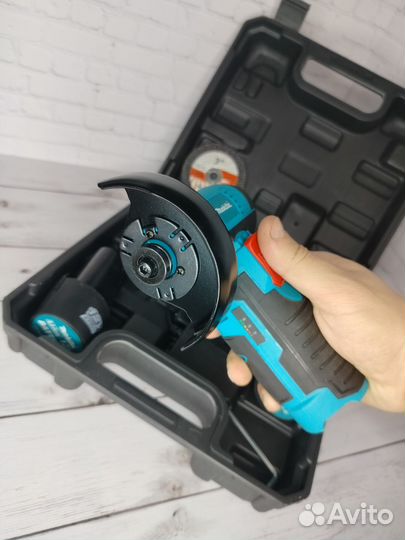 Аккумуляторная болгарка makita
