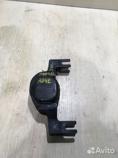 Кронштейн опоры двигателя Ауди А8 D3 4E0199335L