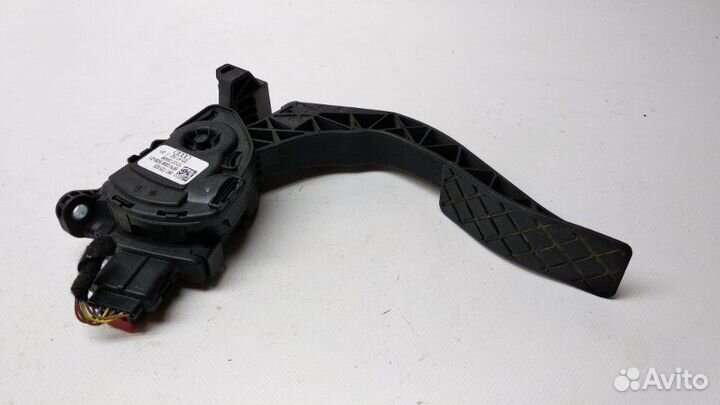 Педаль газа Audi A4 B8 2.0 2008