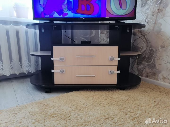 Тумба под телевизор