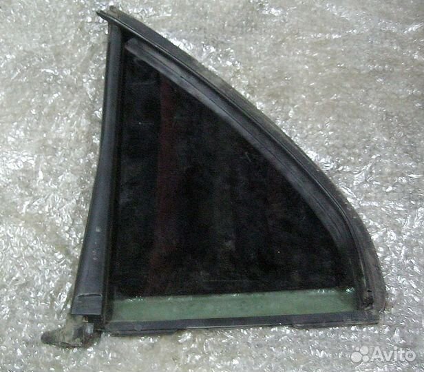 Стекло форточки заднее R Opel Omega B