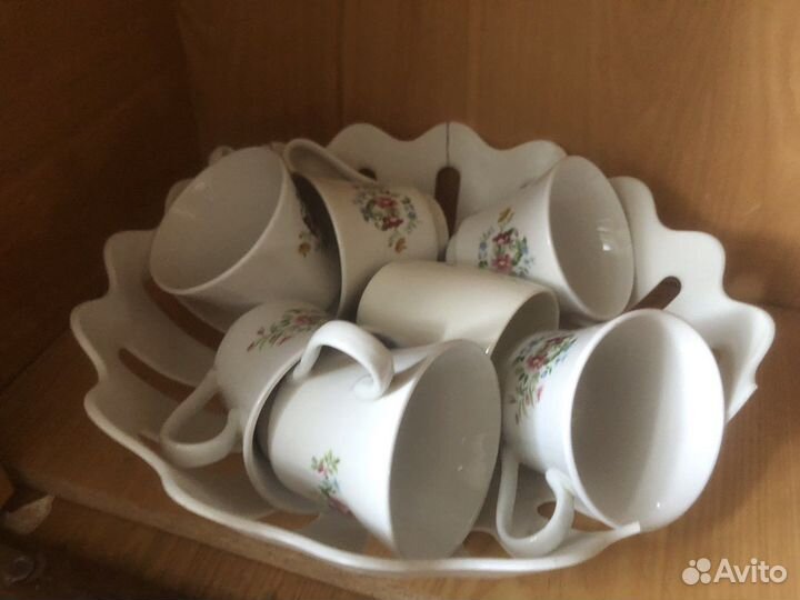 Много посуды(не все представлено на фото)