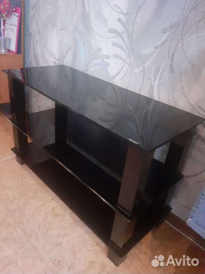 Стеклянная тёмная тумба под телевизор