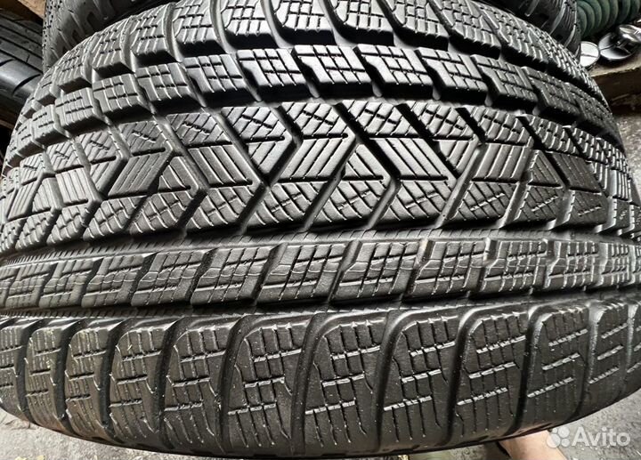 Pirelli Scorpion Winter 265/40 R22