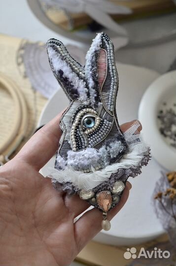 Брошь «Заяц»