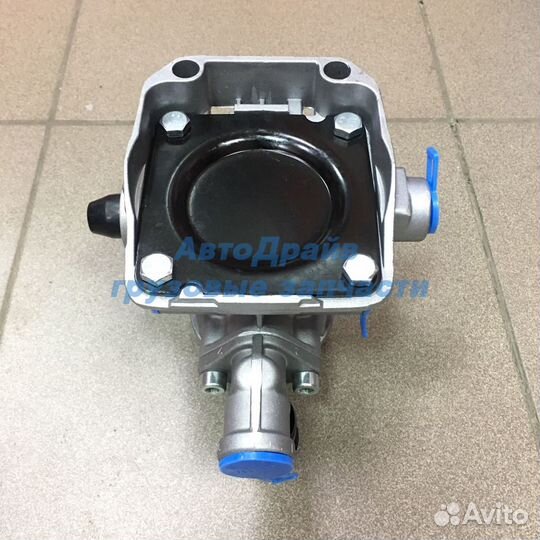 Кран тормозной полуприцепа