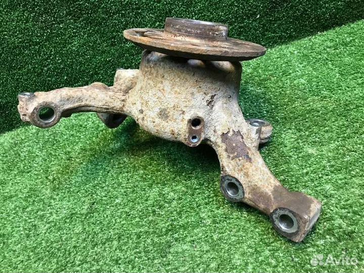 Кулак поворотный передний правый Mercedes Glk