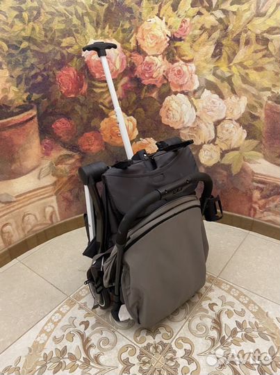 Детская прогулочная коляска