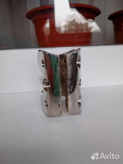 Зажим для трюкового самоката