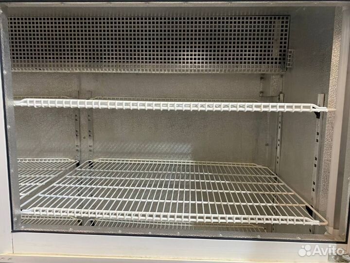 Холодильный шкаф