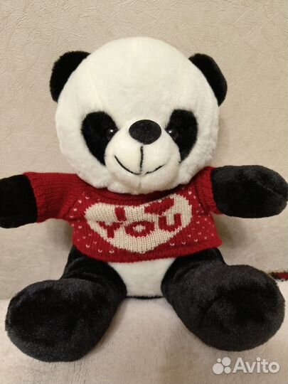 Панда в свитере