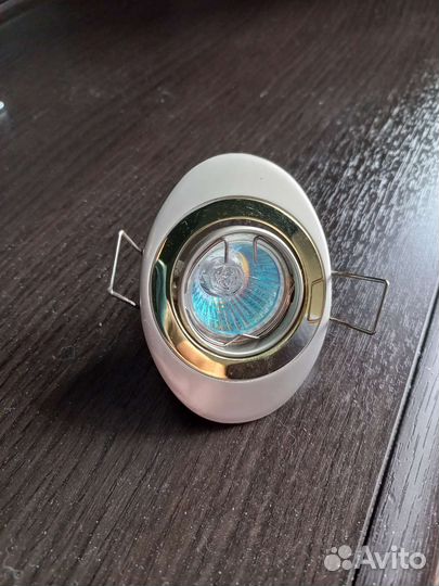 Светильник потолочный встраиваемый