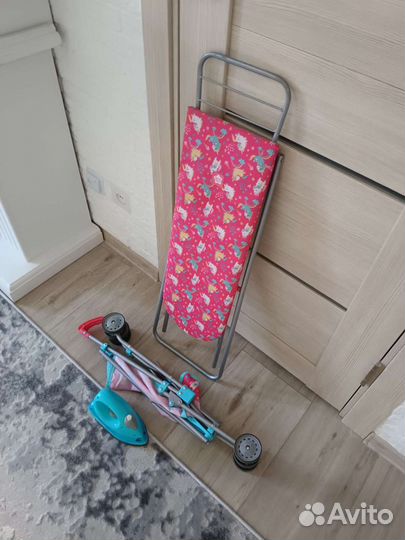 Коляска, гладильная доска, утюг игрушечные