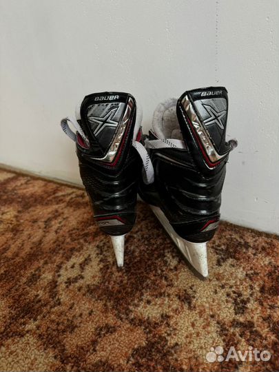 Хоккейные коньки bauer vapor x700 размер31