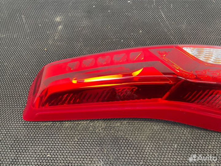 Фонарь задний левый Nissan X-Trail T31