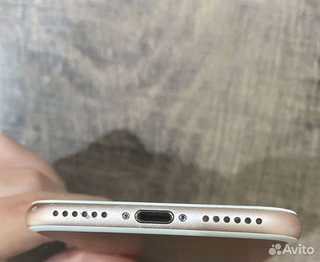 Телефон iPhone 7