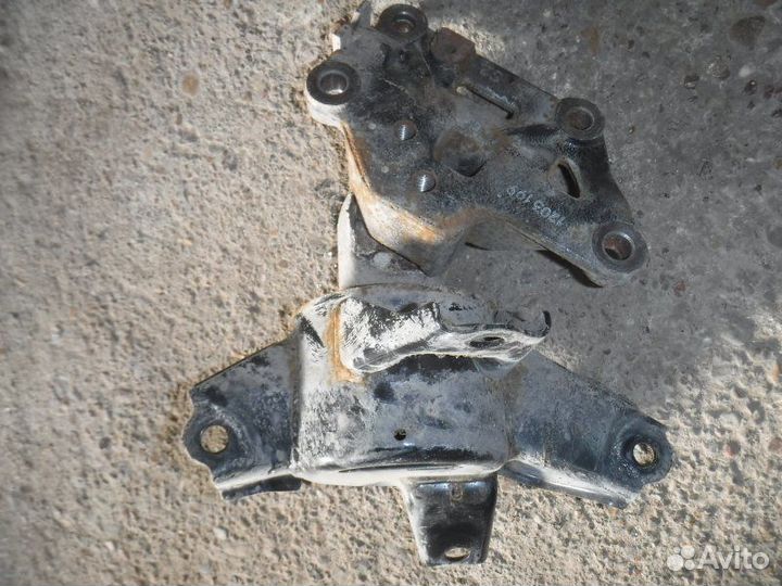 Опора двигателя левая Kia Cerato 2 G4FC 2012