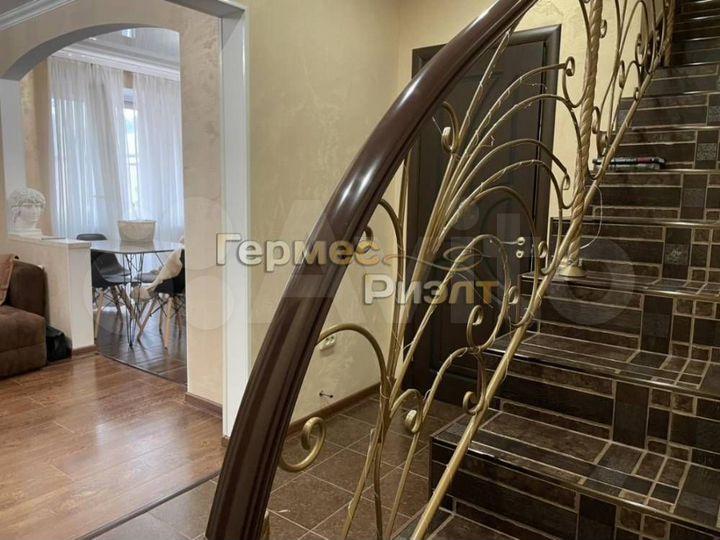 2-к. квартира, 80 м², 5/6 эт.