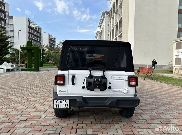 Аренда кабриолета Jeep Wrangler Сочи Сириус