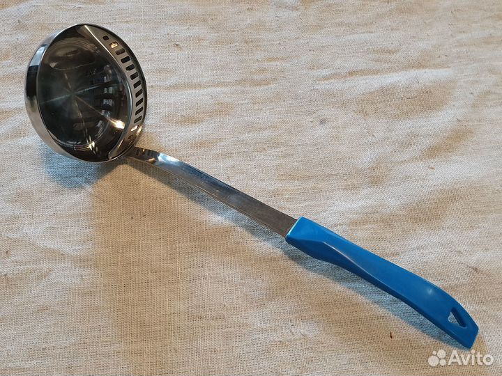 Половник, сырорезка, форма для яичницы, открывашка