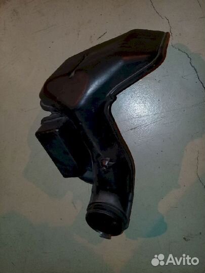 Воздухозаборник L33D13200A Mazda CX7 ER3P