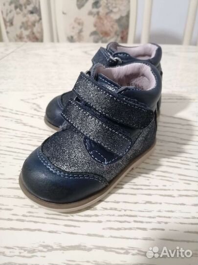 Ботиночки натур.кожа,19 размер, фирма 